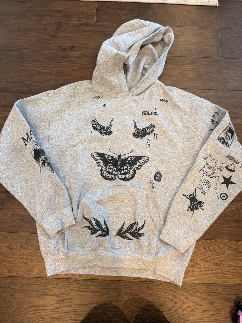 Gildan Gray Crewneck Harry Styles Inspired Hoodie Size Medium - C76-014